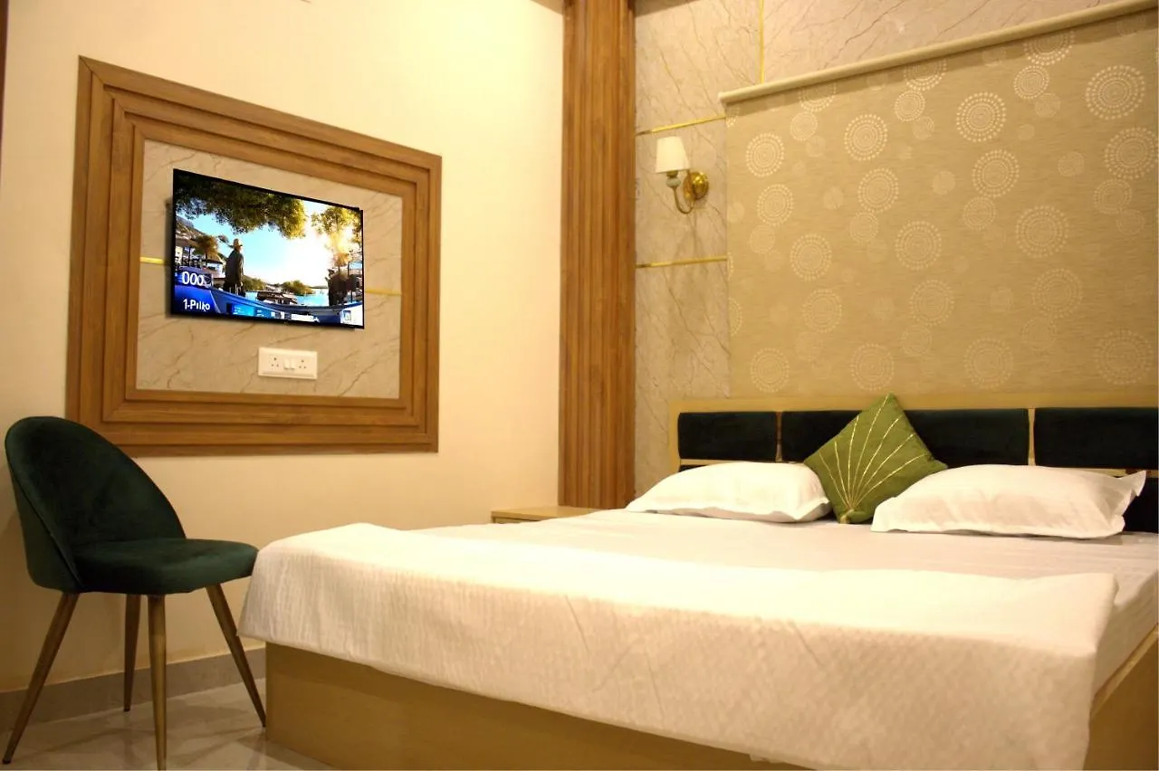 Hotel Golden Lotus Varanasi